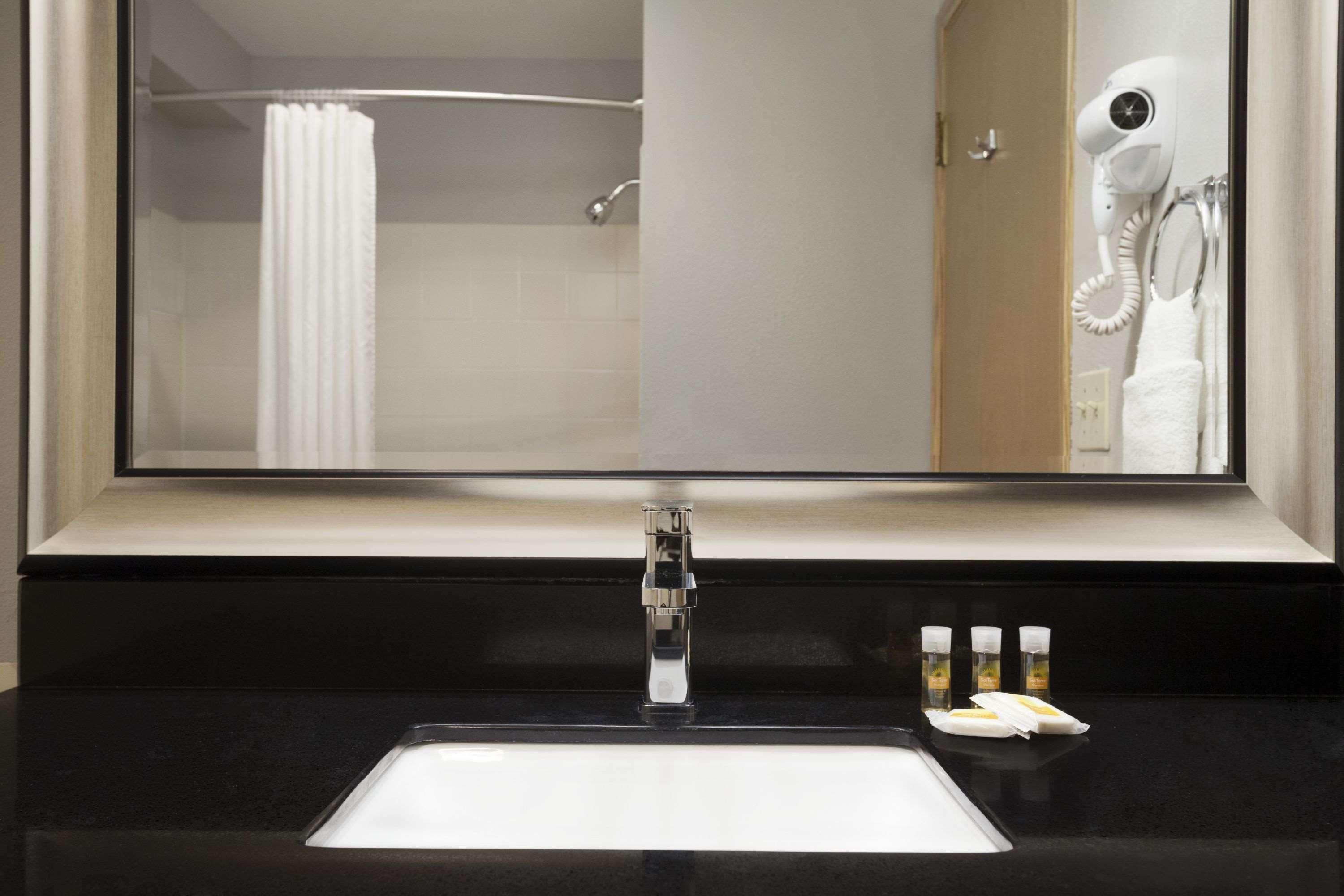 Days Inn By Wyndham Lacey Olympia Area Εξωτερικό φωτογραφία